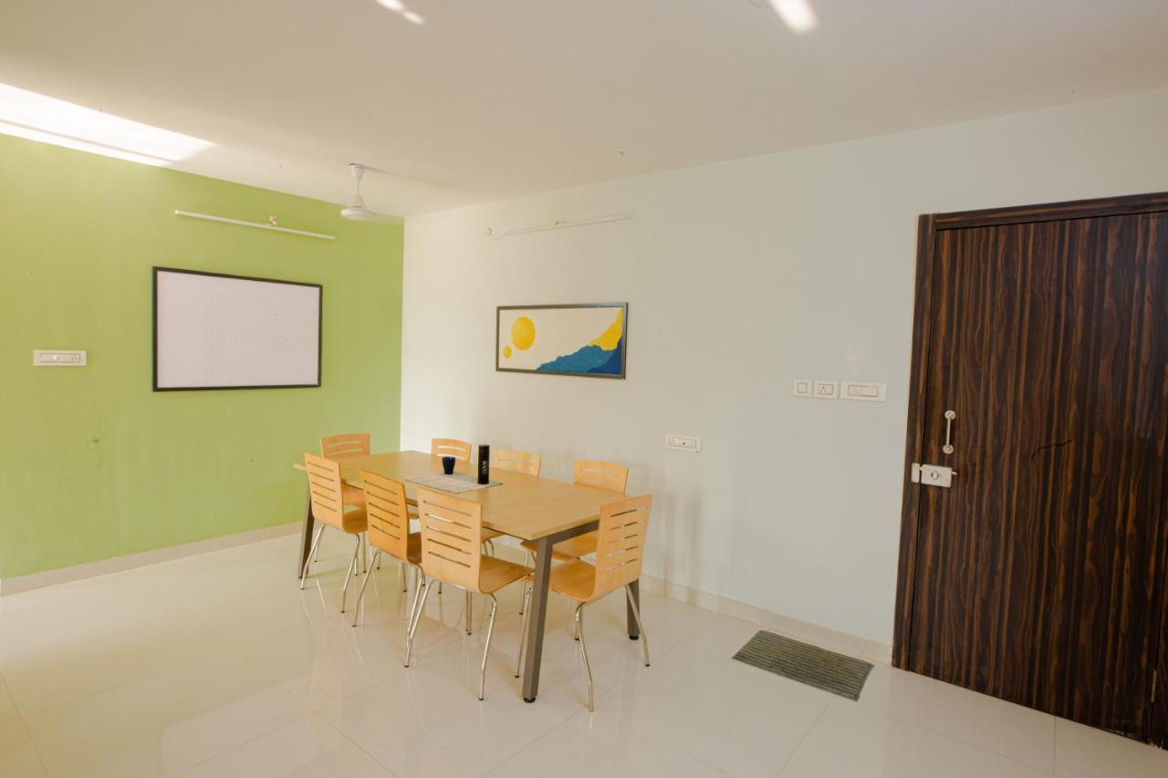 Covie Kharghar 200 Vandrarhem Navi Mumbai Exteriör bild